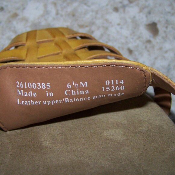 Clarks Yellow Sandals ‘Jaina-Canary’ 6.5 M - Picture 4 of 4